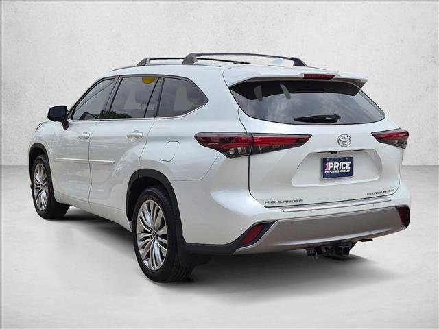 Used 2024 Toyota Highlander Platinum AWD/4WD image 8