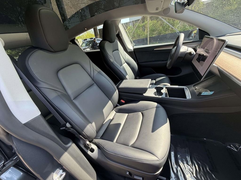 Used 2023 Tesla Model Y 2WD image 10