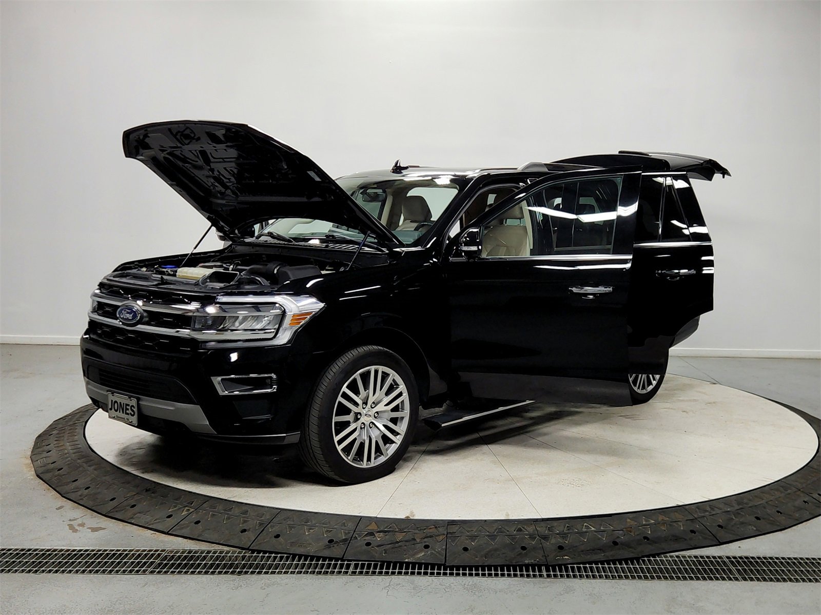 Used 2023 Ford Expedition Limited image 11