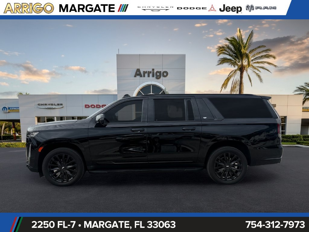 Used 2023 Cadillac Escalade ESV Luxury RWD image 4