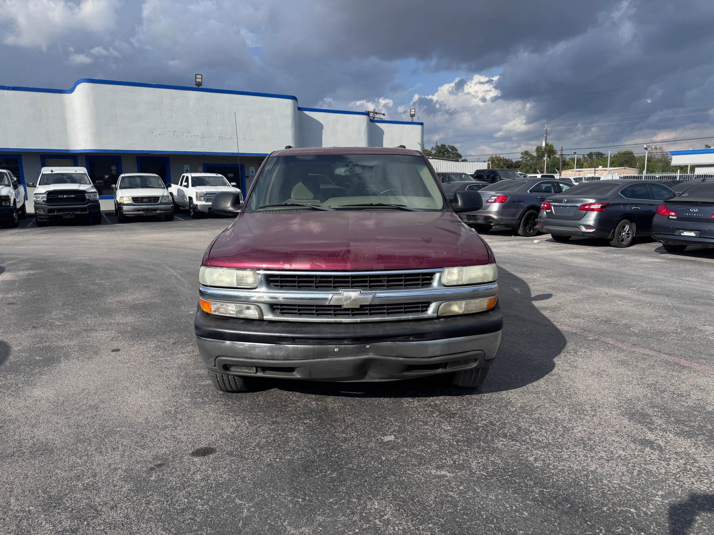 Used 2003 Chevrolet Tahoe LS image 2