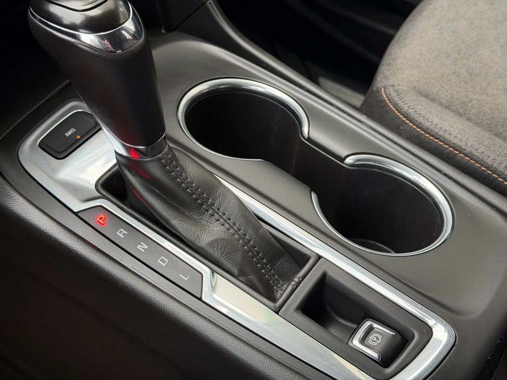 Used 2018 Chevrolet Equinox LT image 16