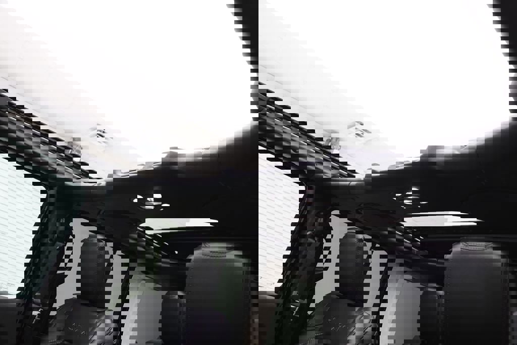 Used 2022 Jeep Wrangler Unlimited Sahara w/ Cold Weather Group image 17