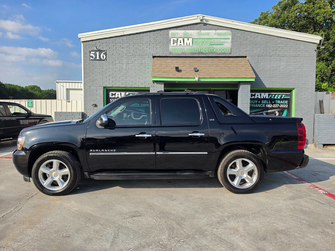 Used 2012 Chevrolet Avalanche LTZ RWD image 17