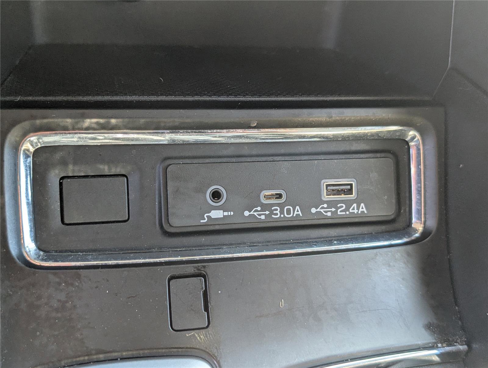 Used 2023 Subaru Ascent Limited AWD/4WD image 29