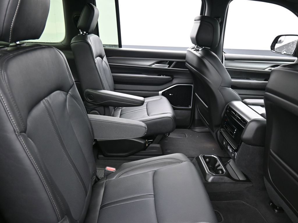 New 2026 Jeep Grand Wagoneer L Limited image 17