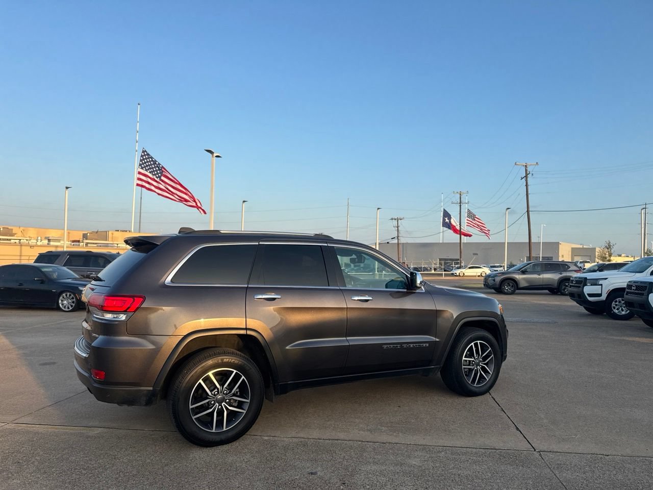 Used 2020 Jeep Grand Cherokee Limited AWD/4WD image 21