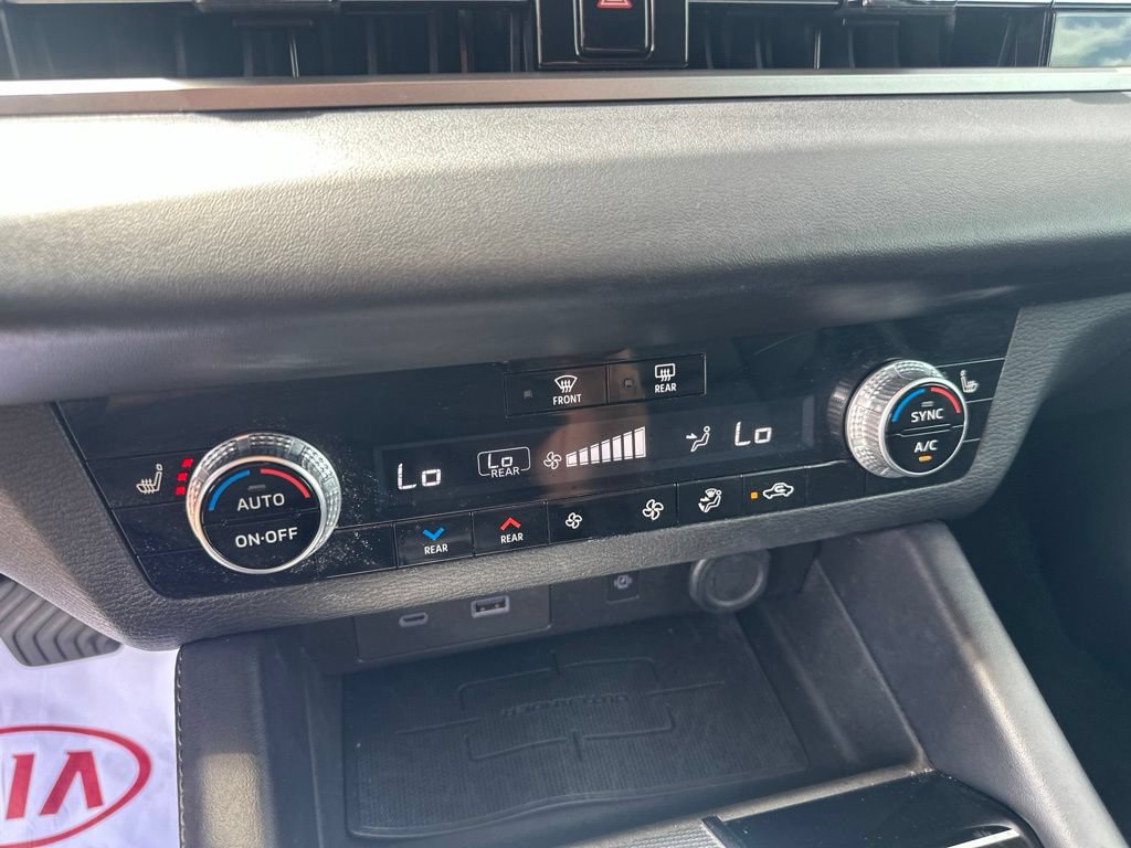 Used 2024 Mitsubishi Outlander SEL FWD image 24