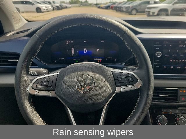 Used 2023 Volkswagen Taos SE AWD/4WD image 11