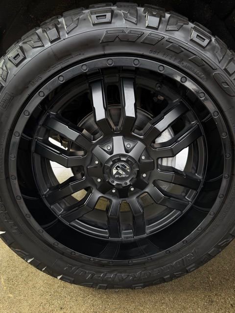 Used 2024 GMC Sierra 1500 Denali Ultimate image 9