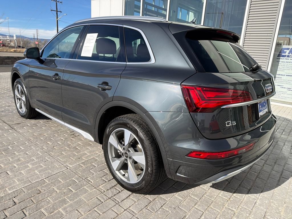 Used 2023 Audi Q5 2.0T Premium w/ Convenience Package image 3