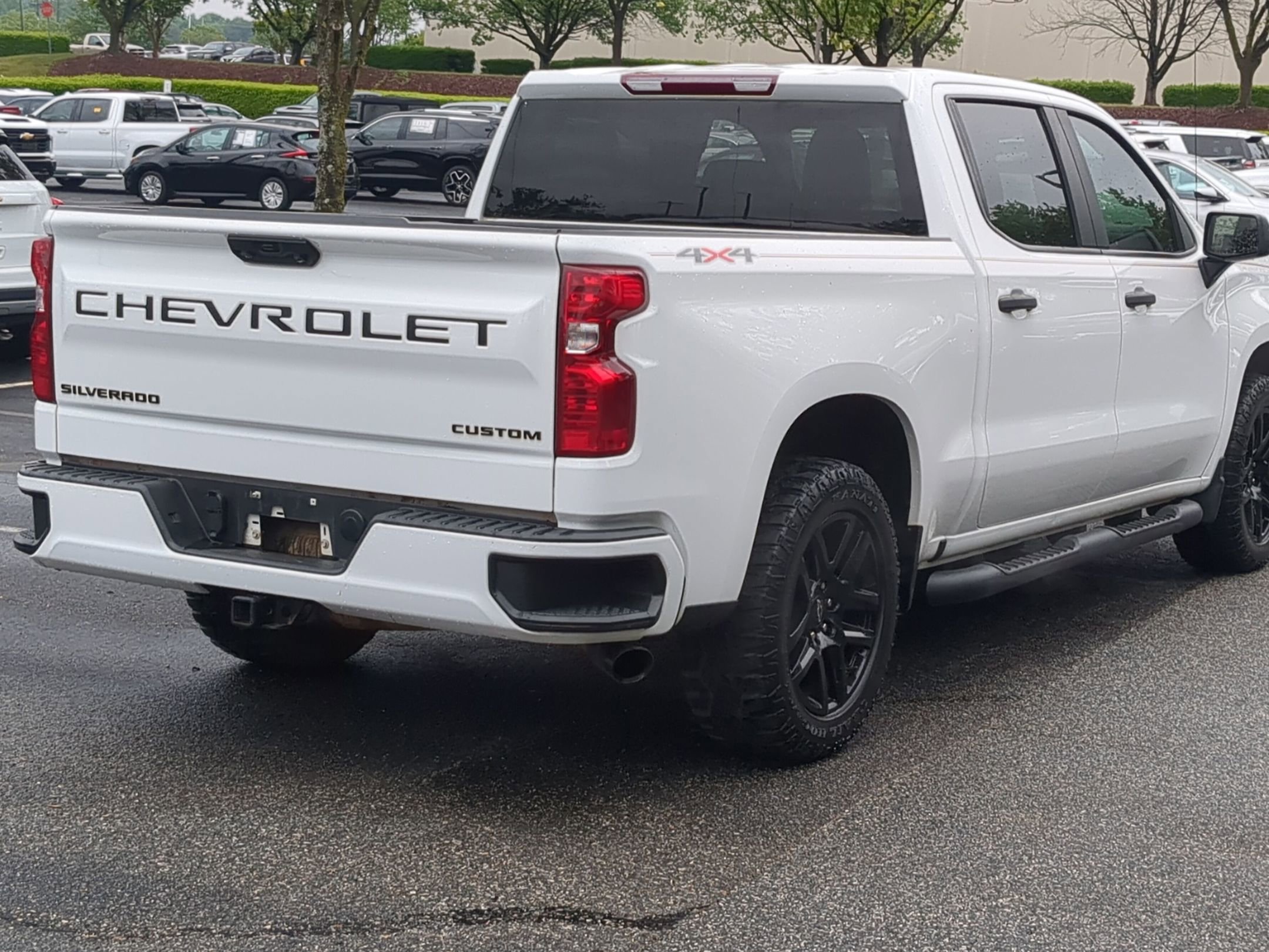 Used 2024 Chevrolet Silverado 1500 Custom w/ Rally Edition AWD/4WD image 10