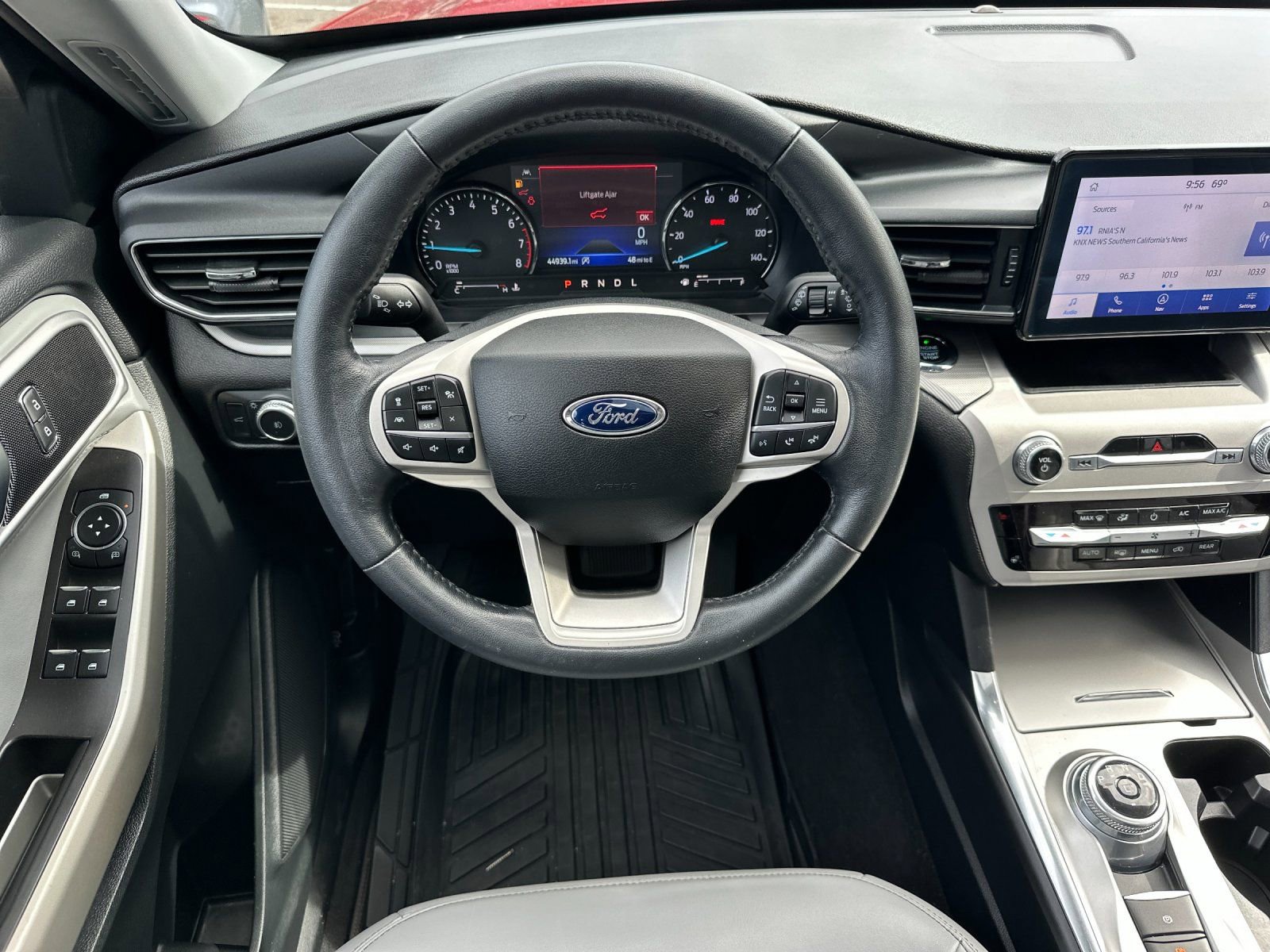 Used 2021 Ford Explorer XLT w/ Equipment Group 202A image 18