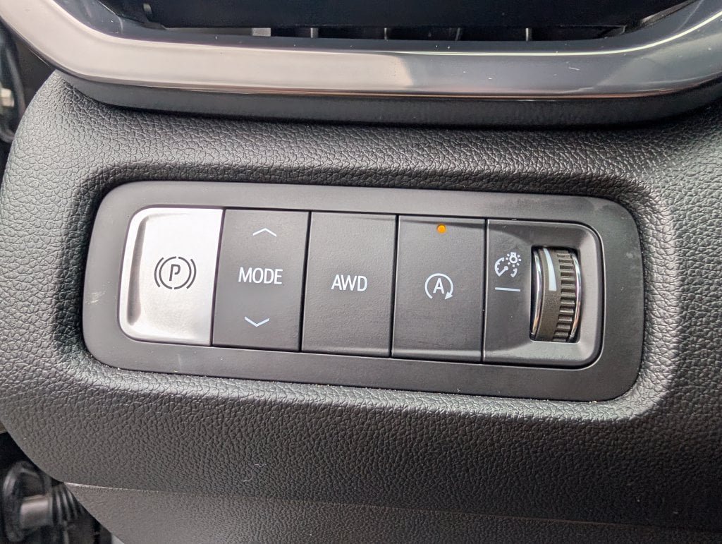 Used 2025 GMC Acadia AT4 w/ Super Cruise Package AWD/4WD image 10