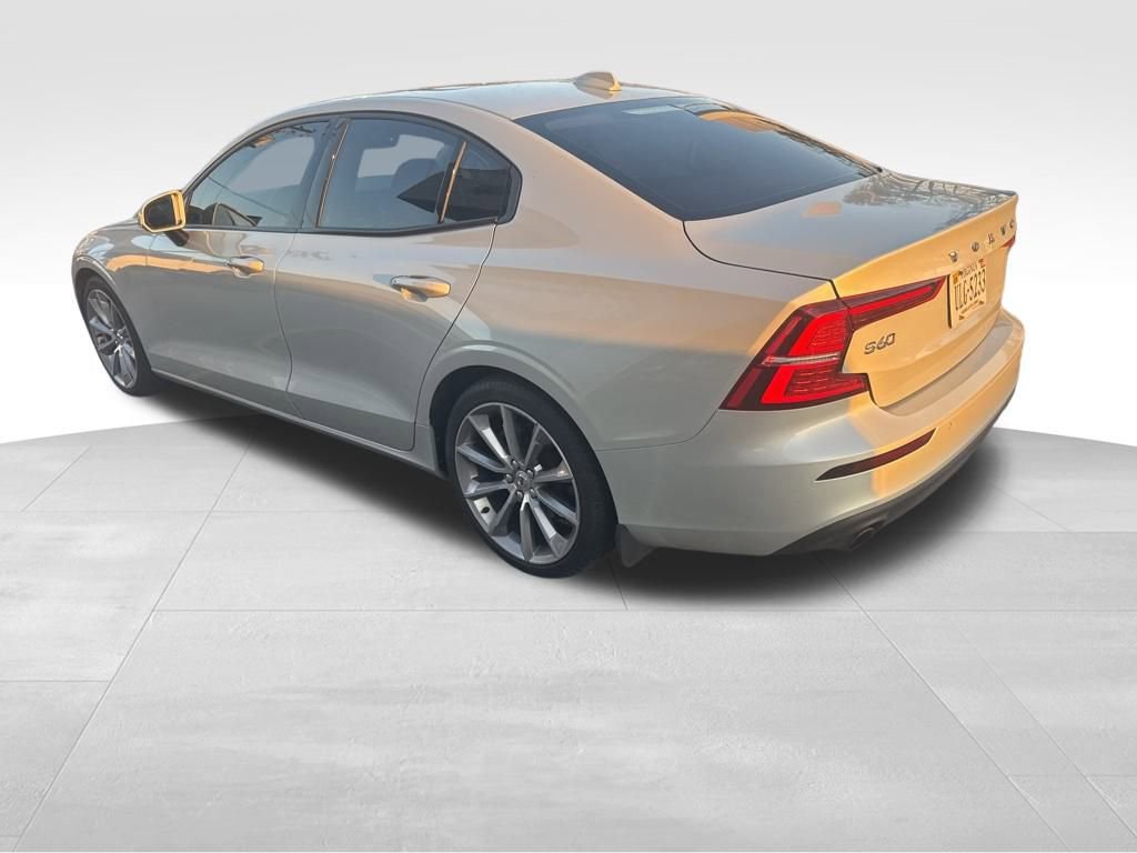 Used 2019 Volvo S60 T5 Momentum w/ Multimedia Package image 6