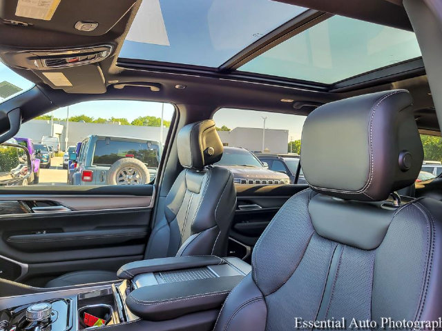 New 2026 Jeep Grand Wagoneer Limited w/ Premium Group II AWD/4WD image 12