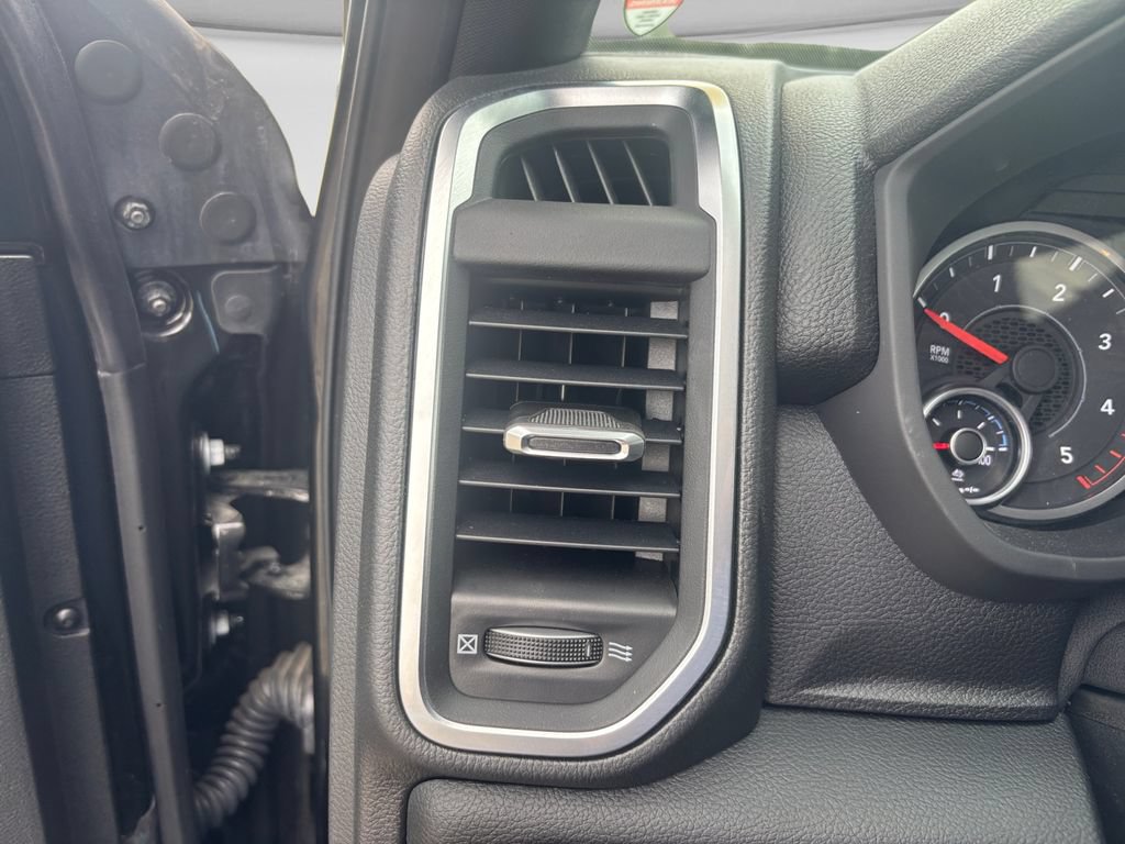 New 2025 RAM 2500 Big Horn AWD/4WD image 15
