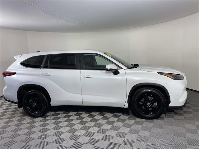 Used 2023 Toyota Highlander L image 10
