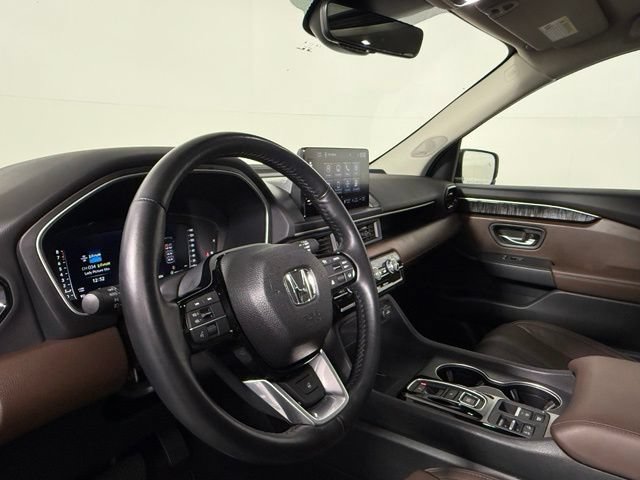 Used 2025 Honda Pilot Elite image 16