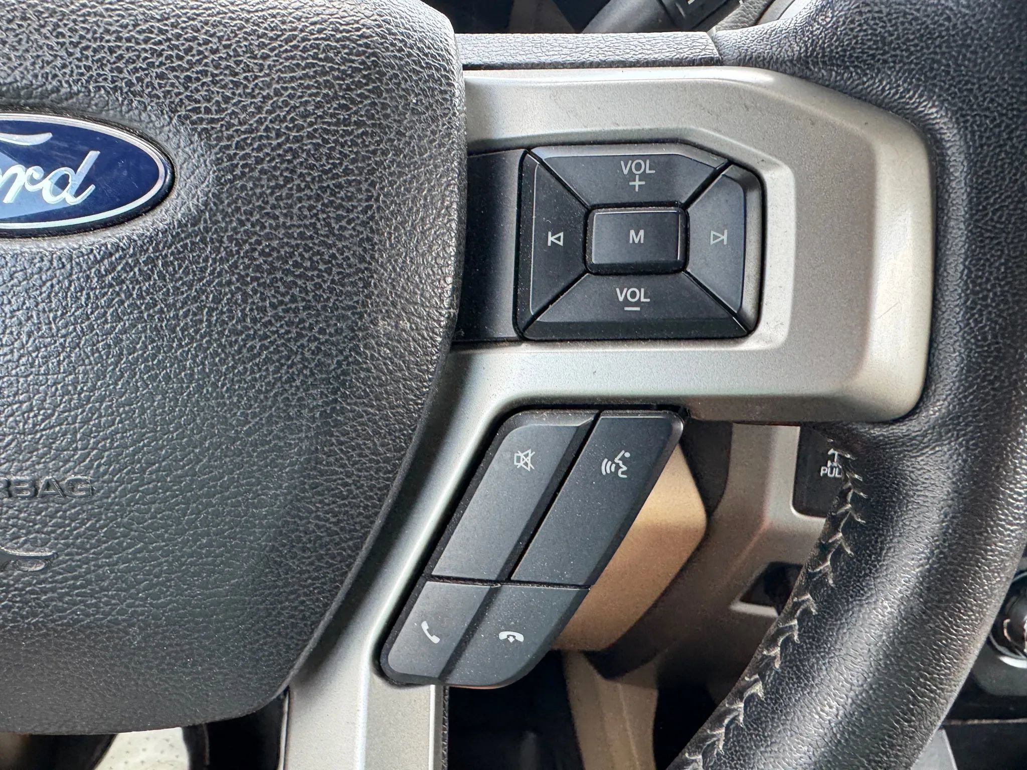 Used 2017 Ford F250 Lariat w/ Chrome Package image 31