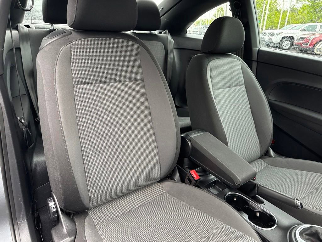 Used 2018 Volkswagen Beetle 2.0T S FWD image 18