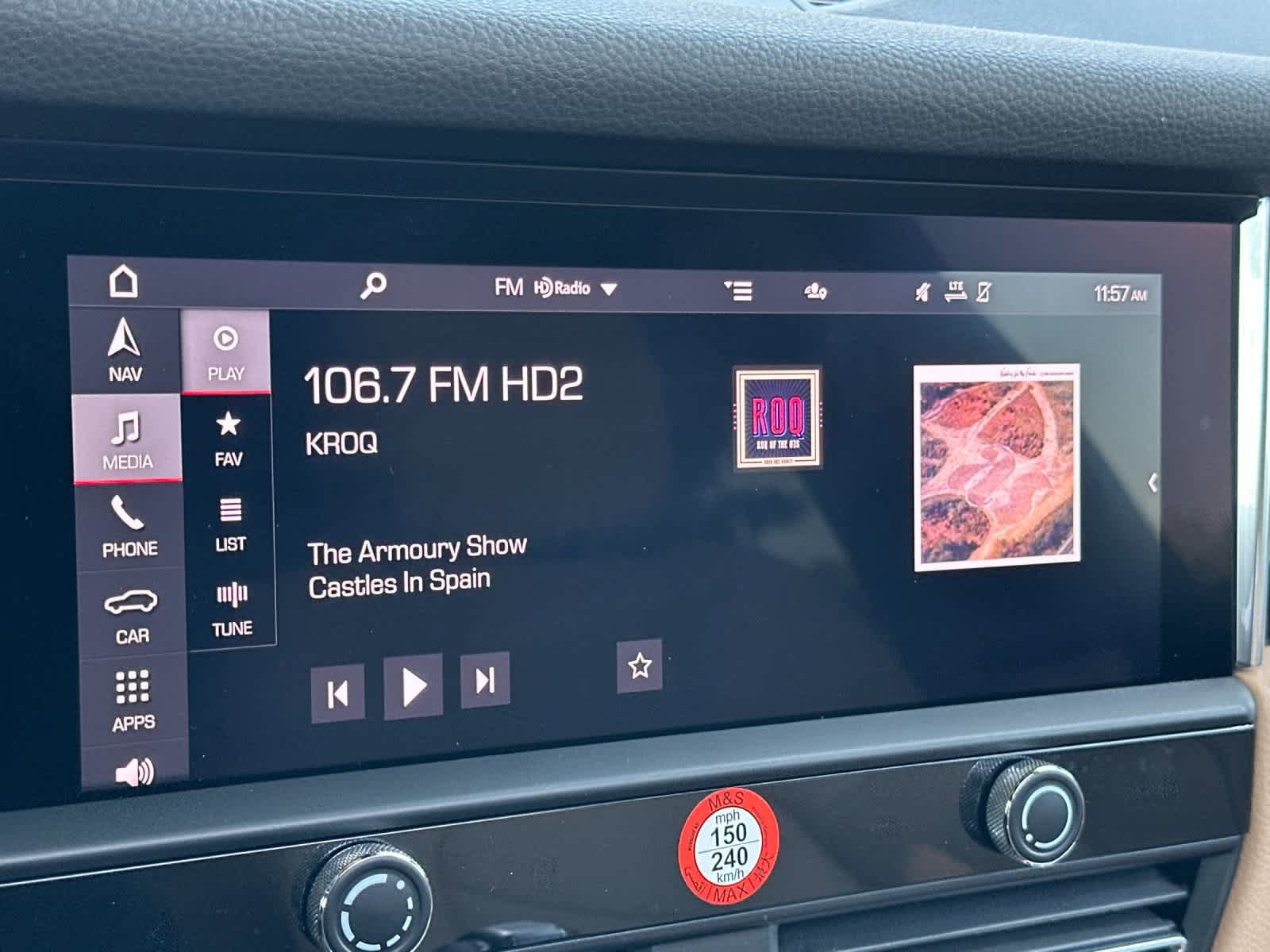 Certified 2025 Porsche Macan AWD/4WD image 20