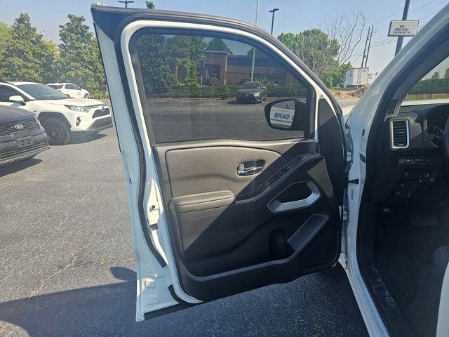Used 2024 Nissan Frontier SV w/ SV Convenience Package RWD image 27