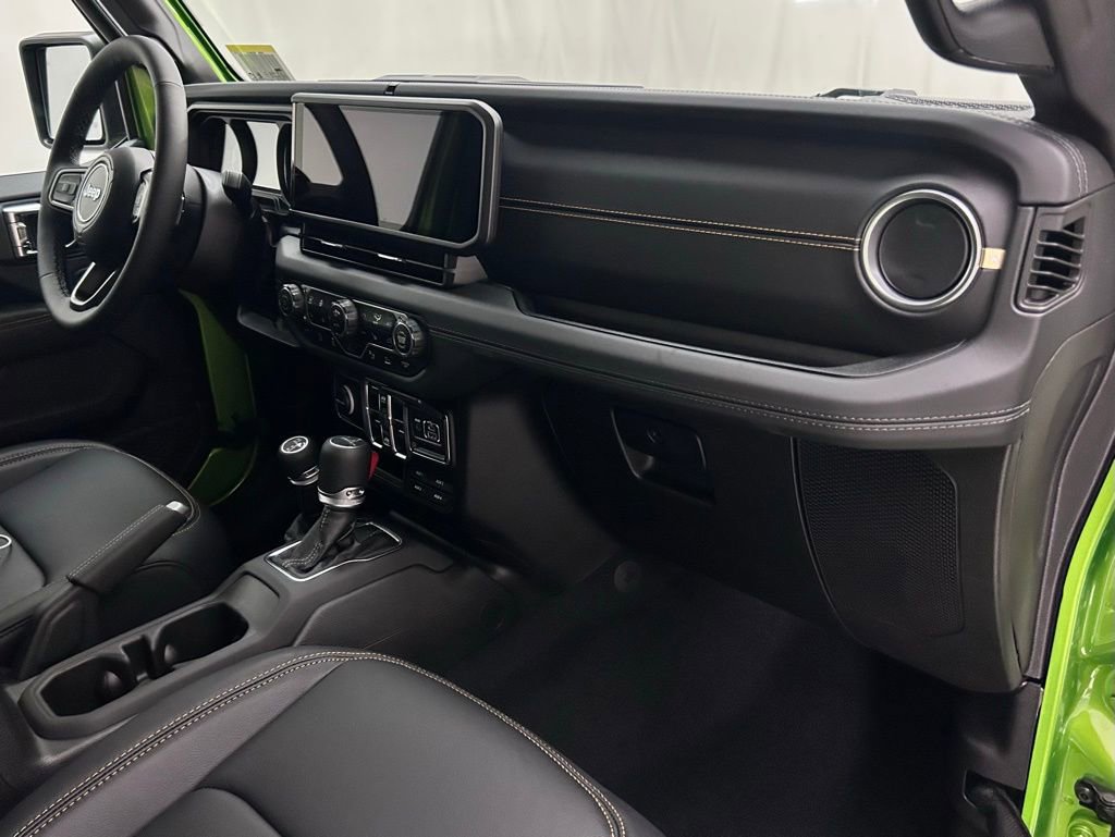 New 2025 Jeep Gladiator Sport image 22