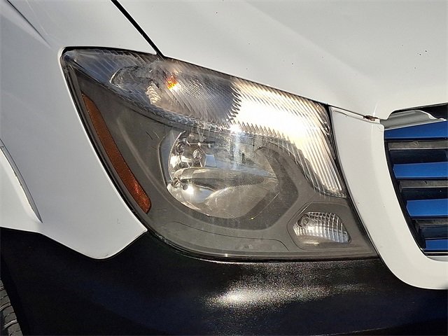 Used 2014 Freightliner Sprinter 2500 image 13