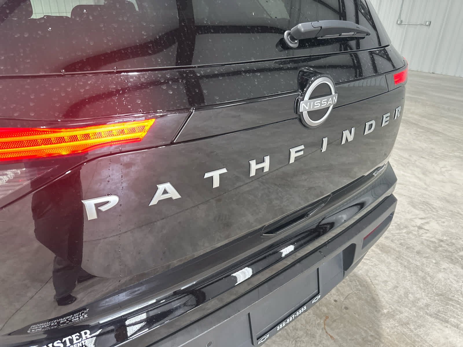 Used 2025 Nissan Pathfinder SV AWD/4WD image 11