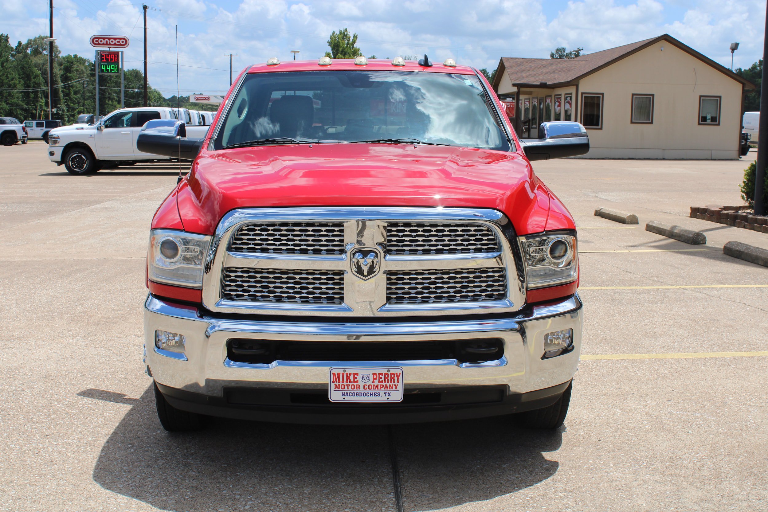 Used 2014 RAM 3500 Laramie w/ Convenience Group RWD image 3