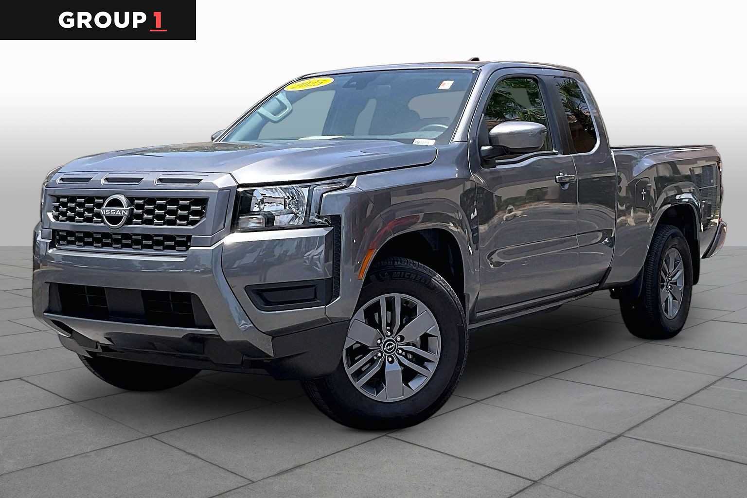 Used 2025 Nissan Frontier SV RWD image 1