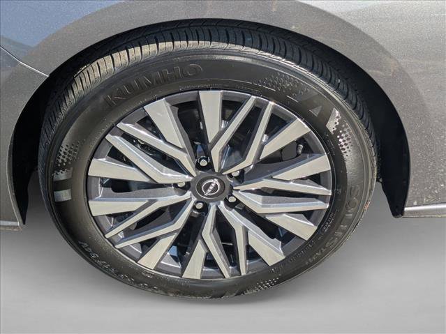 Used 2025 Nissan Altima 2.5 SV image 21