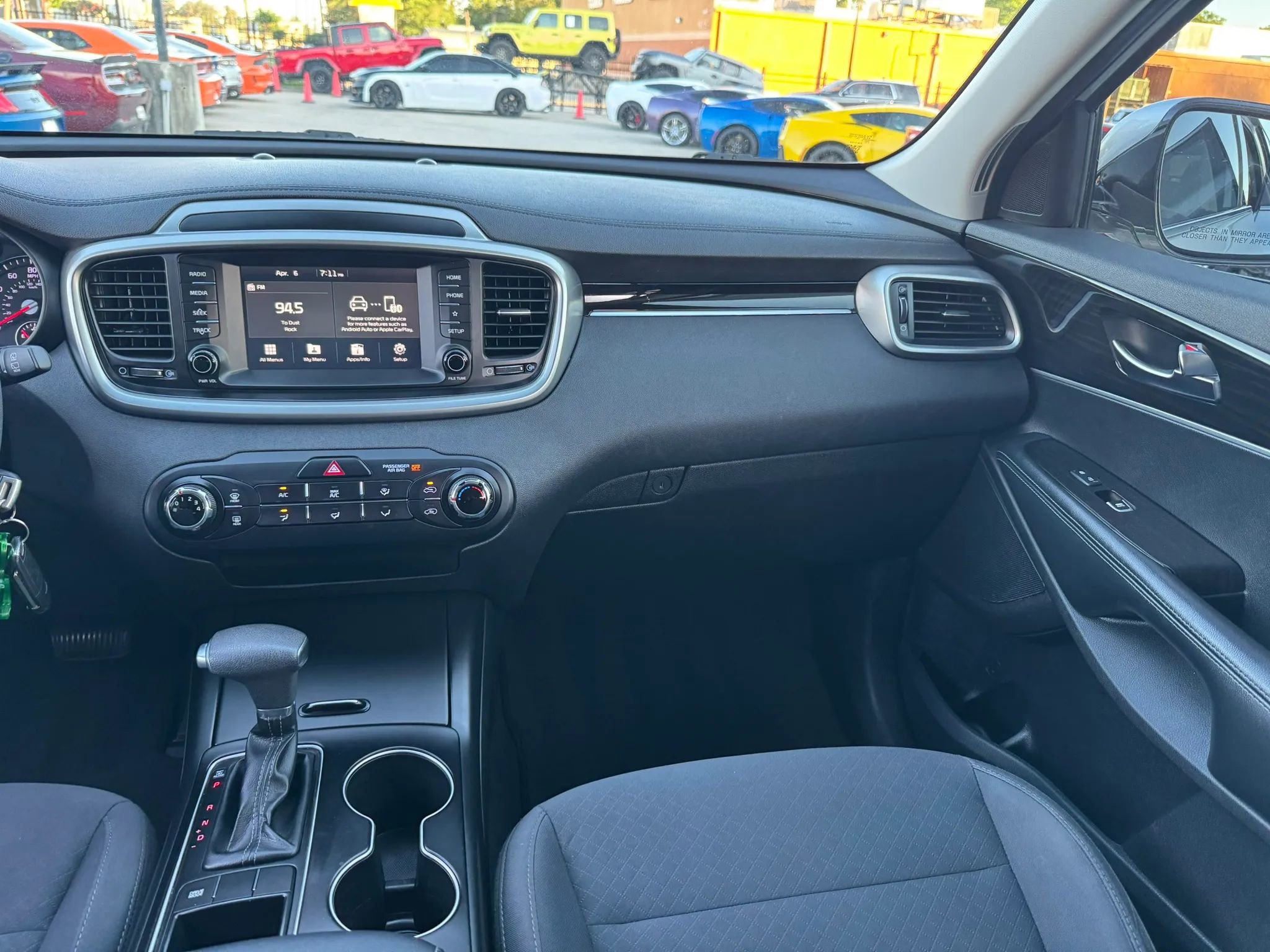 Used 2019 Kia Sorento LX image 28
