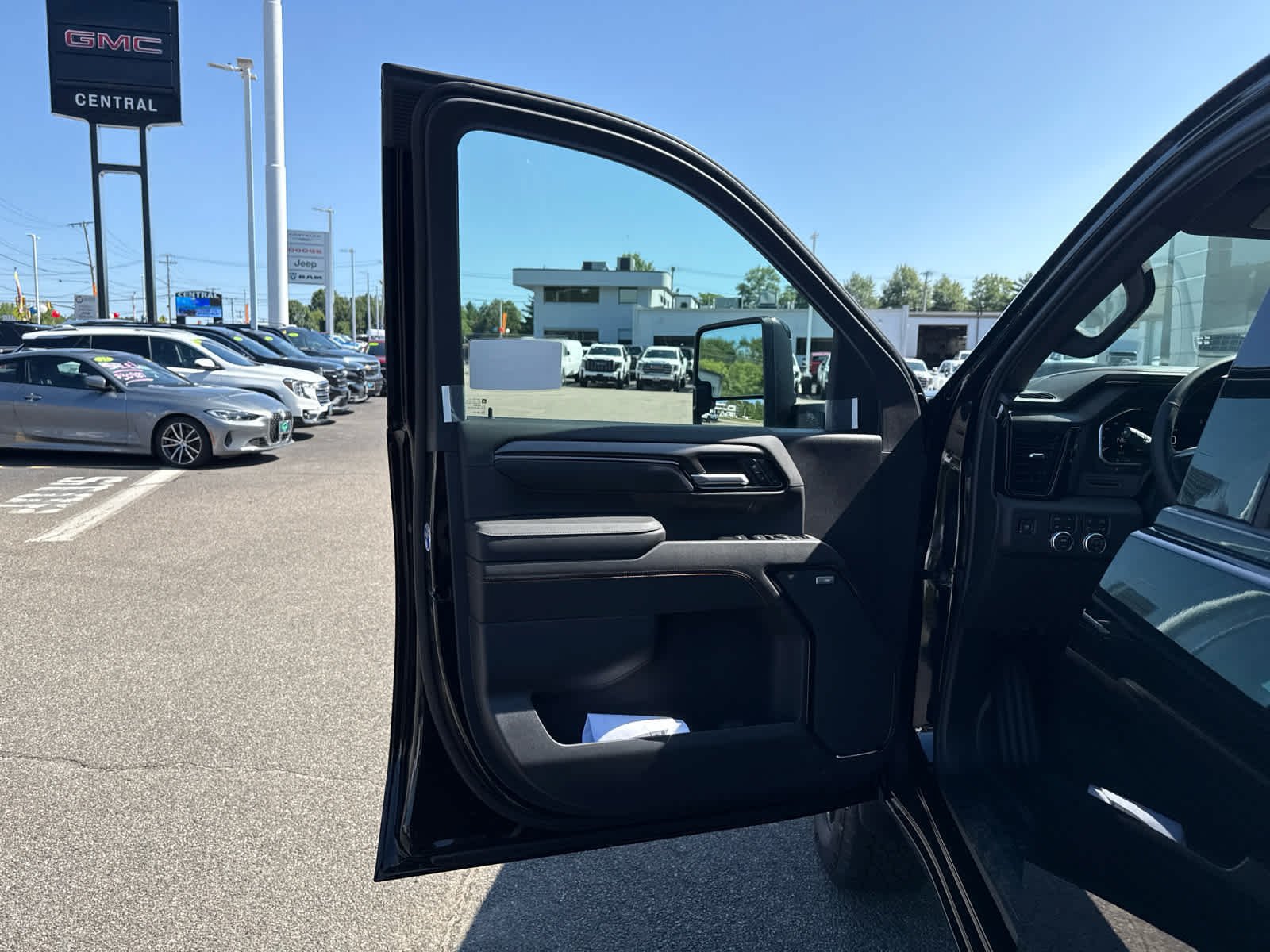 New 2026 GMC Sierra 2500 AT4 w/ AT4 Preferred Package AWD/4WD image 12