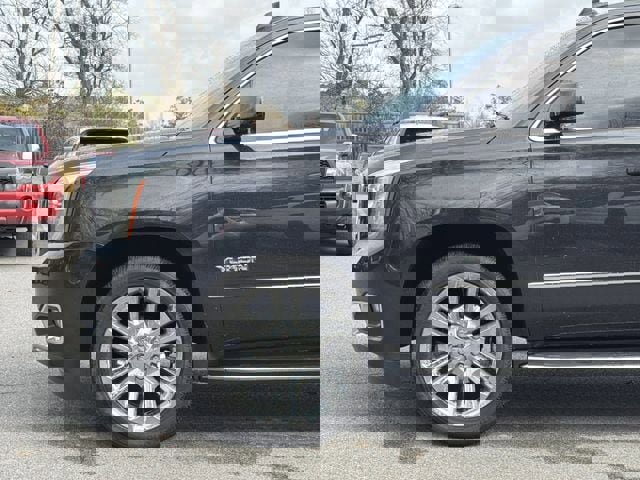 Used 2020 GMC Yukon SLT w/ Premium Edition image 9