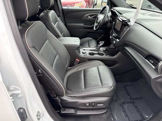 Used 2023 Chevrolet Traverse Premier w/ Redline Edition AWD/4WD image 9