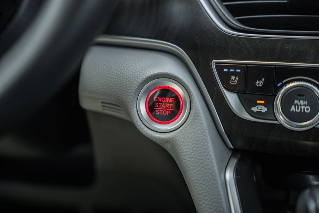 Used 2018 Honda Accord Touring image 28