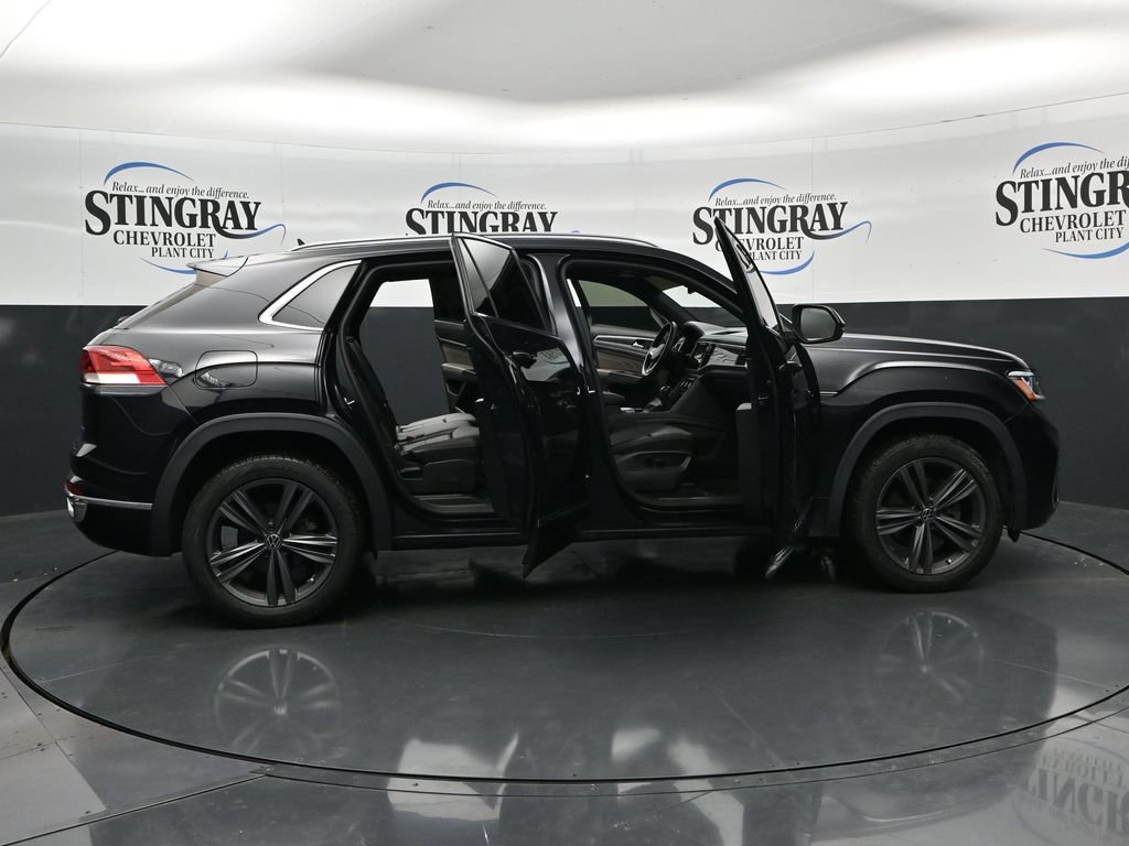 Used 2022 Volkswagen Atlas Cross Sport SEL R-Line AWD/4WD image 36