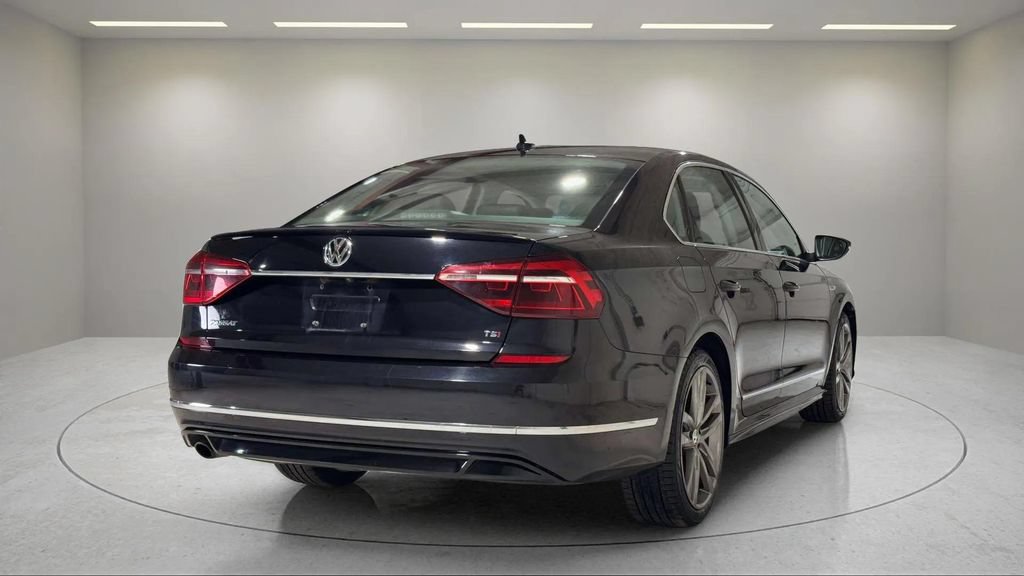 Used 2017 Volkswagen Passat 1.8T R-Line FWD image 3