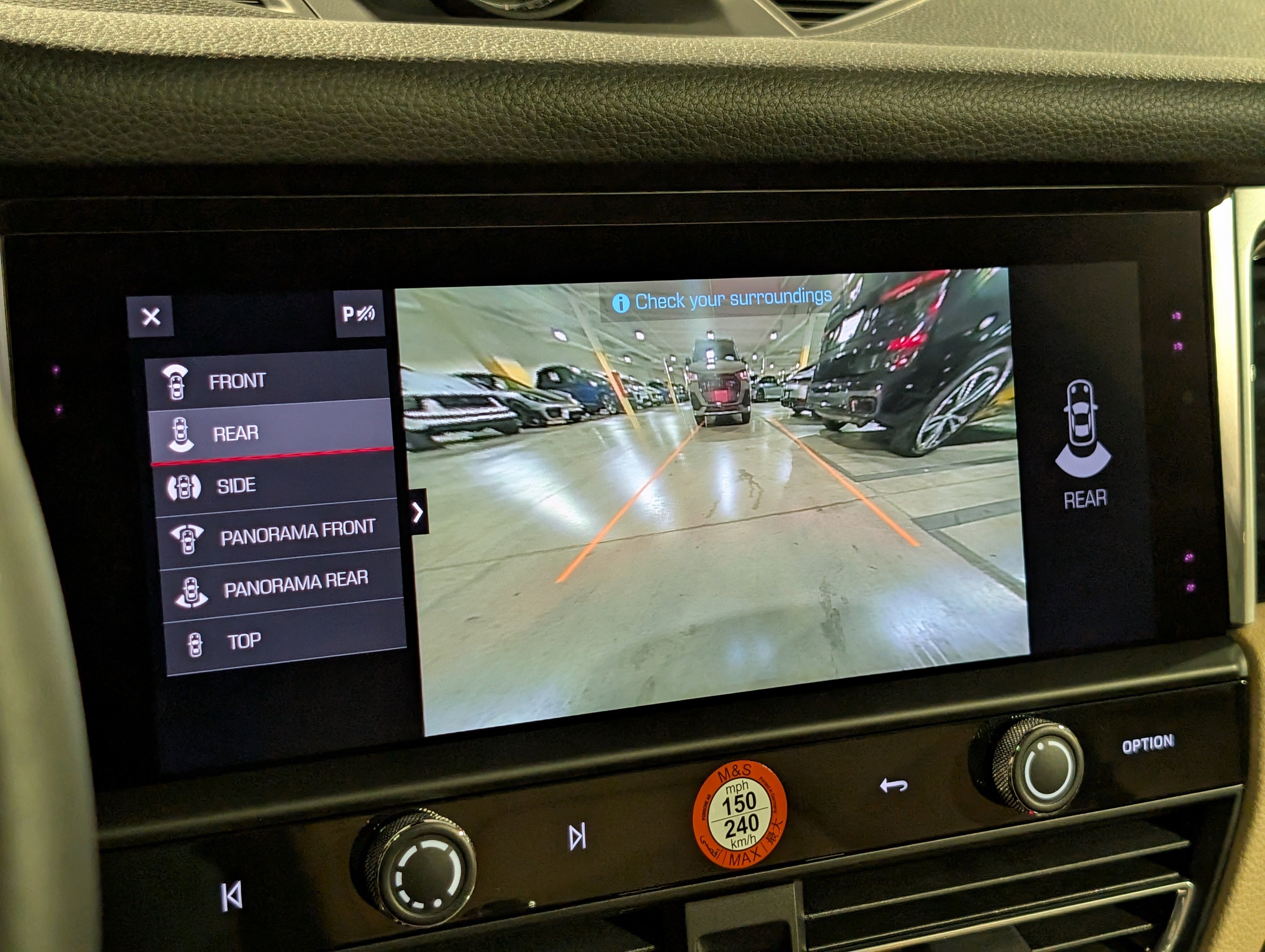 Certified 2025 Porsche Macan image 36