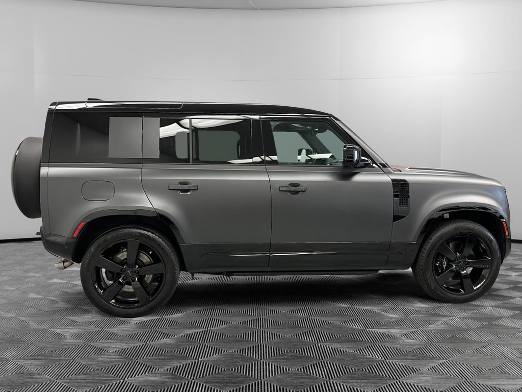 New 2026 Land Rover Defender 110 V8 AWD/4WD image 6