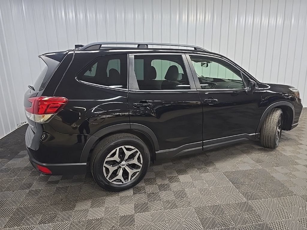 Used 2020 Subaru Forester Premium AWD/4WD image 3