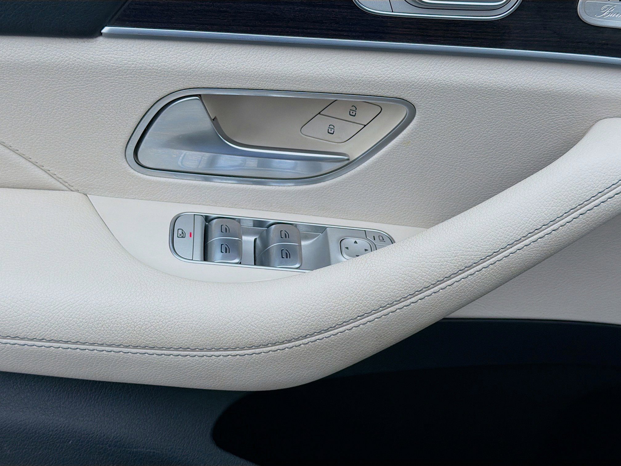 Used 2022 Mercedes-Benz GLE 350 w/ Premium Package image 17