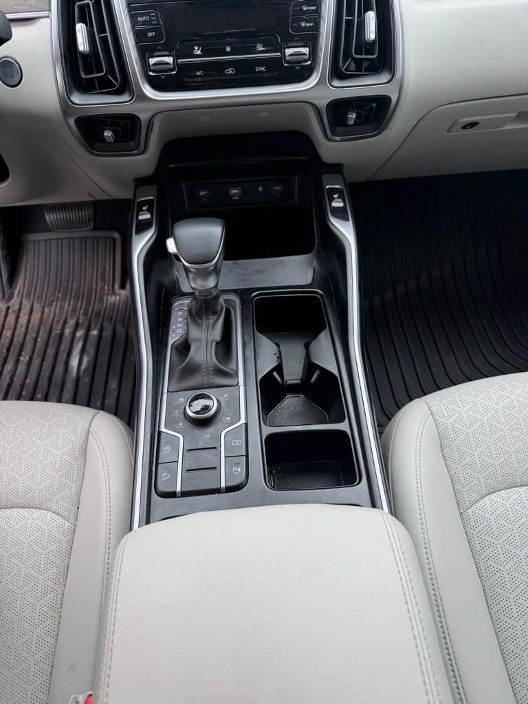 Used 2023 Kia Sorento S w/ Panoramic Sunroof Package AWD/4WD image 19