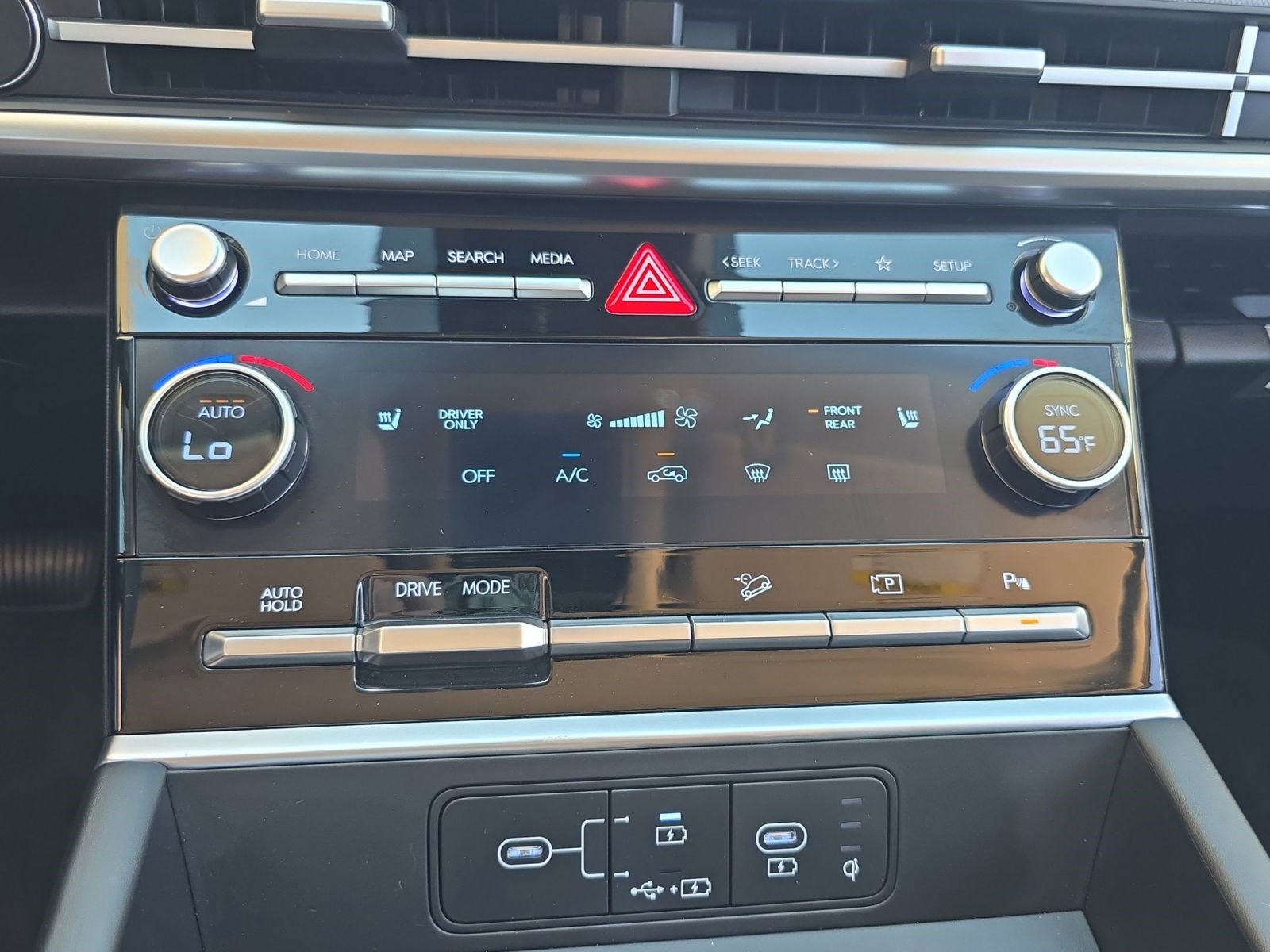 Used 2025 Hyundai Santa Fe SEL image 14