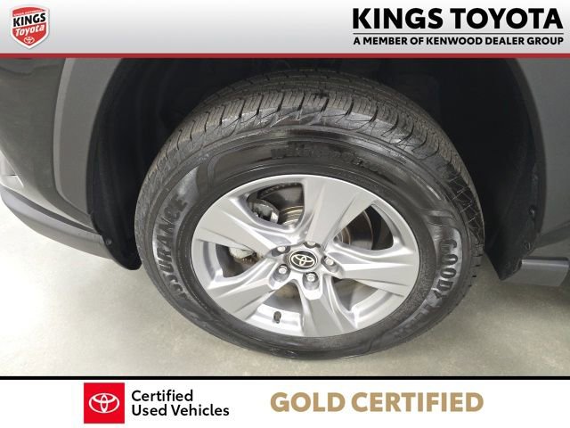 Used 2022 Toyota RAV4 XLE w/ Convenience Package image 27