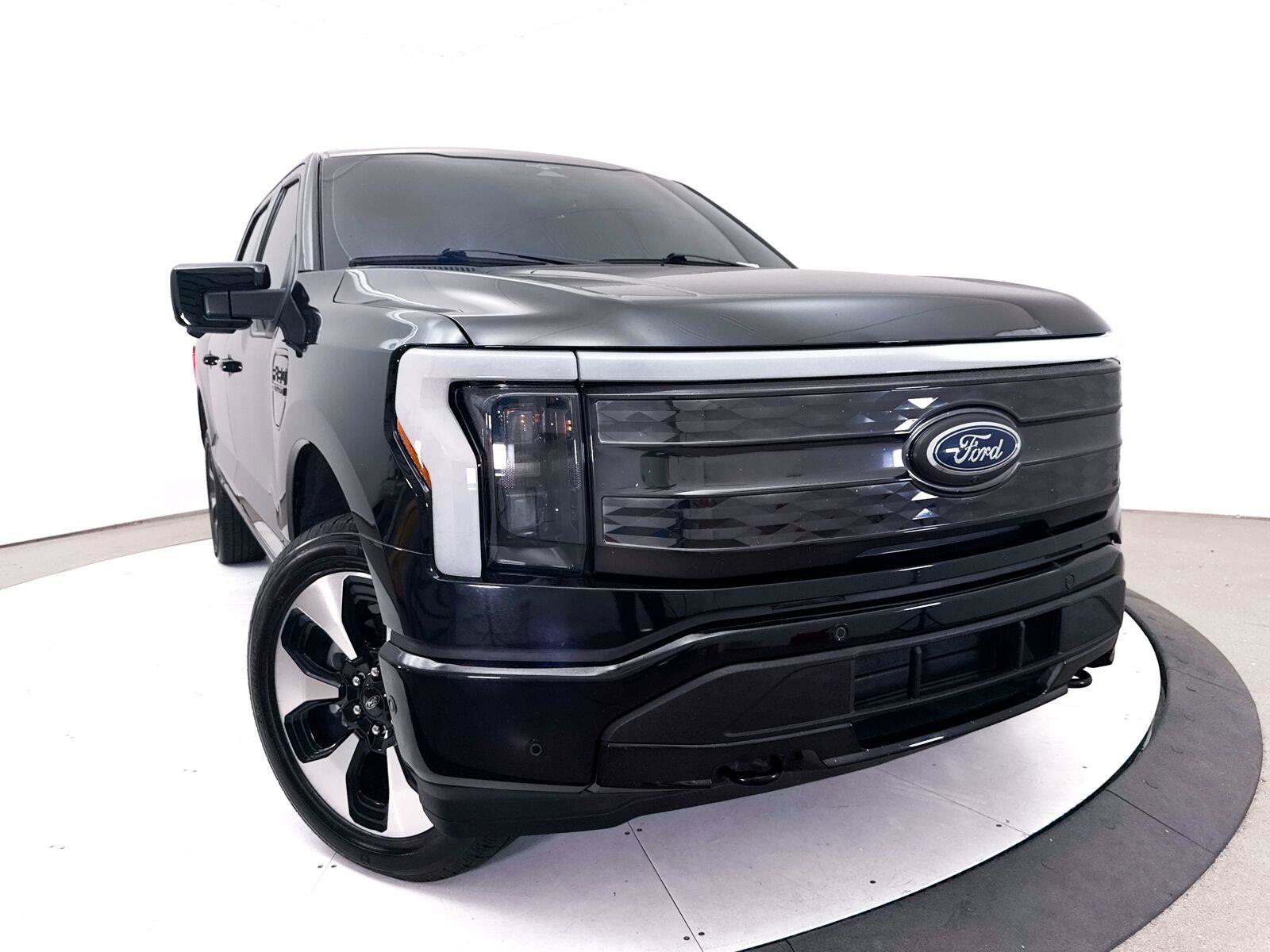Used 2023 Ford F150 Lightning Platinum AWD/4WD image 9