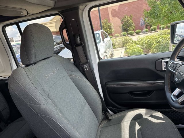 Used 2024 Jeep Wrangler Unlimited Sahara AWD/4WD image 14