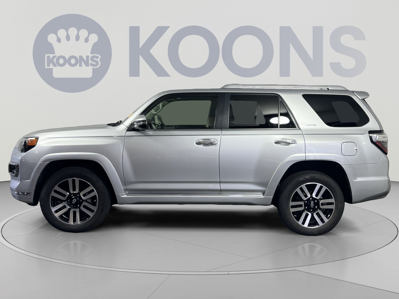 Used 2016 Toyota 4Runner Limited AWD/4WD image 2
